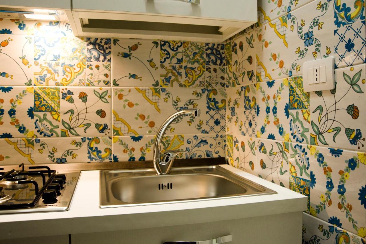 Mincasa Nel Cuore Di Napoli Exterior foto