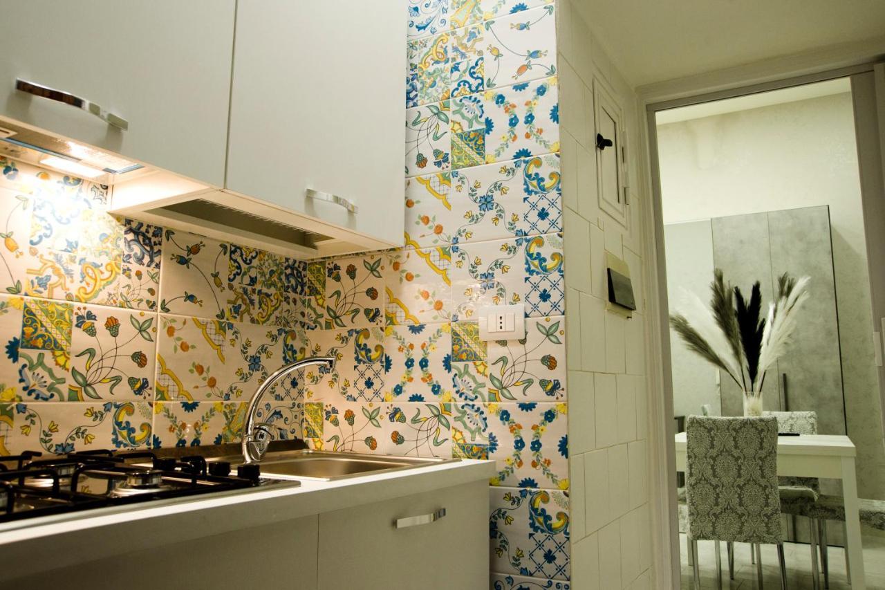 Mincasa Nel Cuore Di Napoli Exterior foto